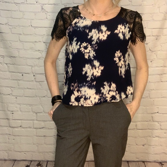 Target Crop Top Lace Sleeve - Picture 2 of 9